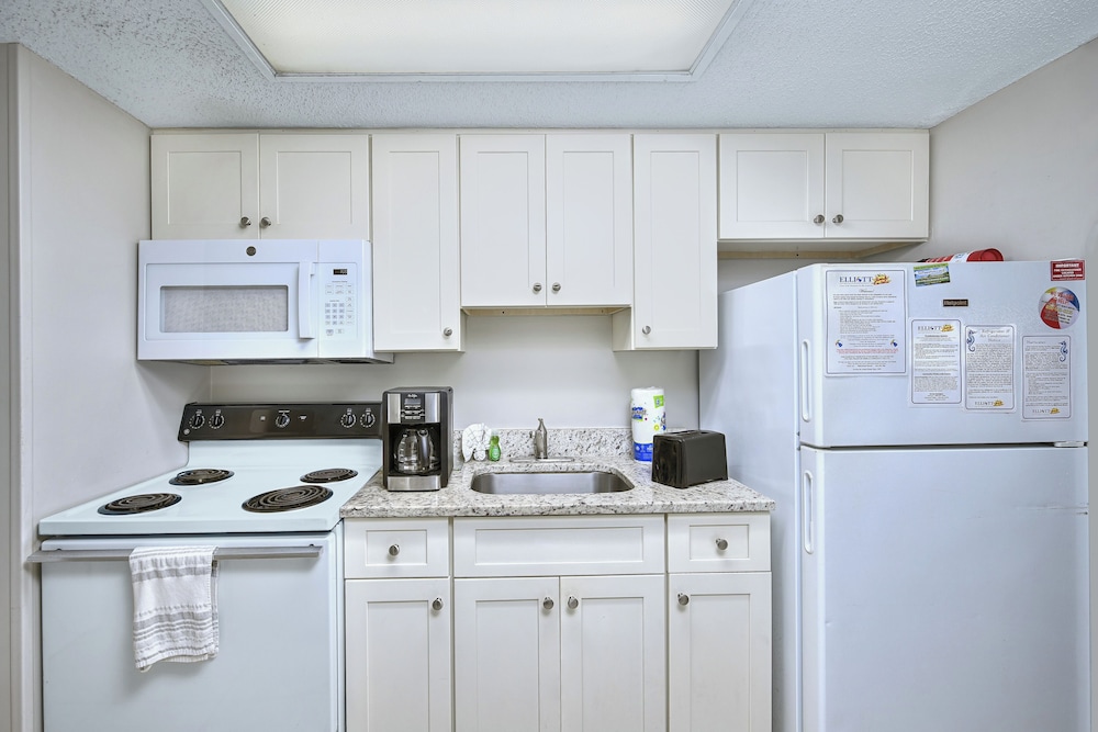 Units at Sandy Beach Resort by Elliott Beach Rentals - photo 19