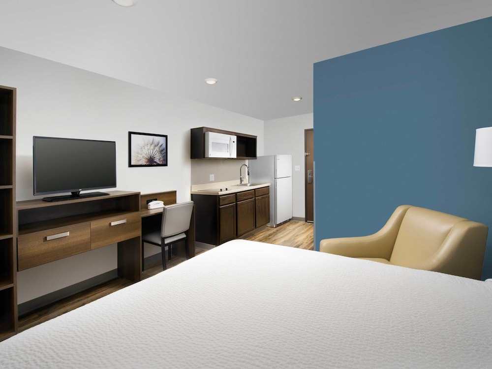 WoodSpring Suites Merrillville - photo 9