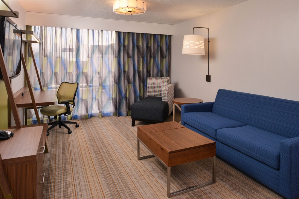 Holiday Inn Express Springfield by IHG - photo 11