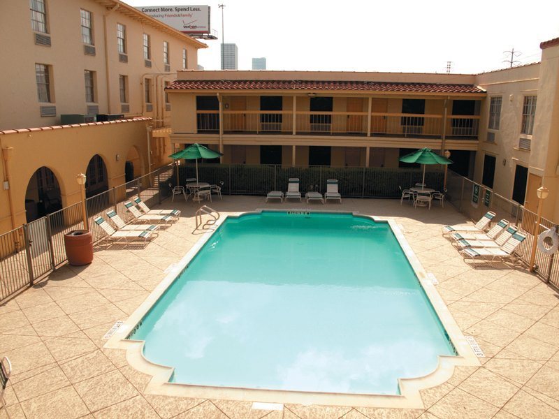La Quinta Inn by Houston Greenway Plaza Medical Area - photo 7