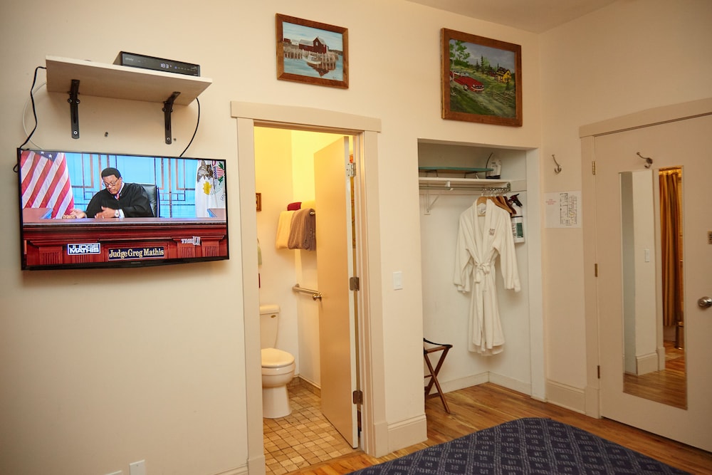 Ray's Bucktown B&B - photo 5