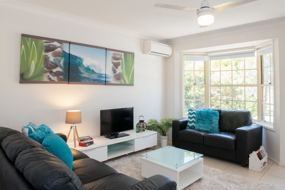 Gold Coast Theme Park Villa — 4-Star Luxury Hotel in Coomera, Australia