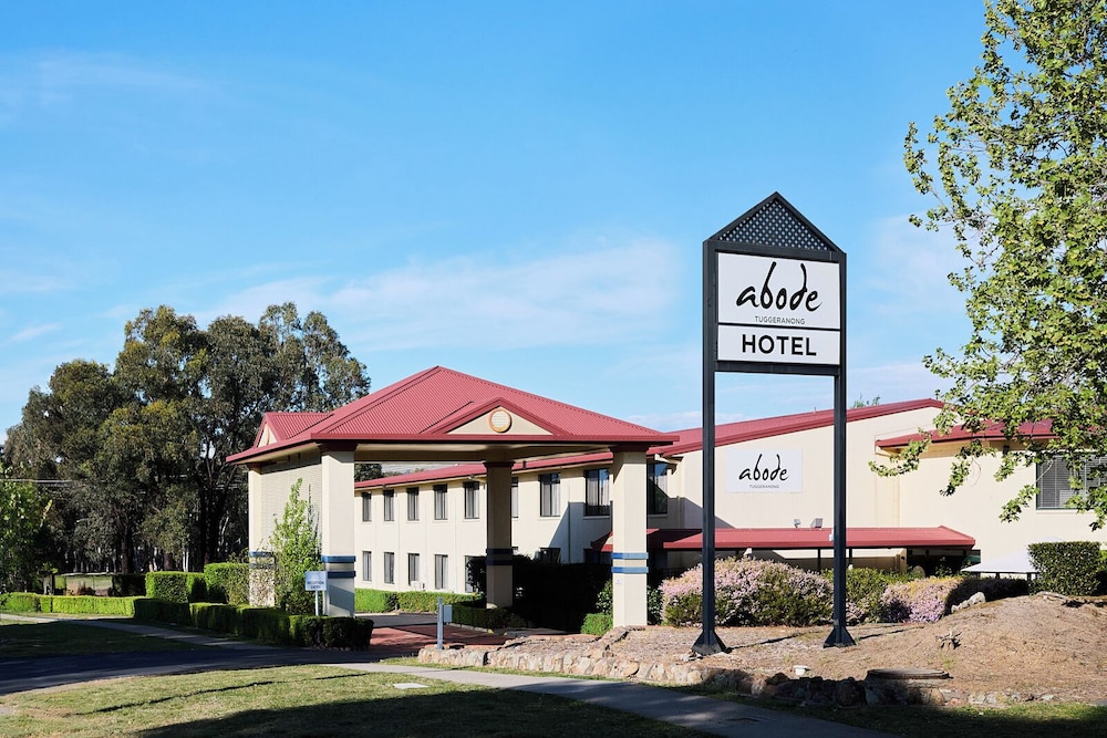 Abode Tuggeranong - carbon neutral hotel in Greenway