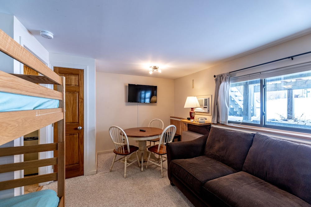 Smugglers' Notch Resort Private Suites - photo 37