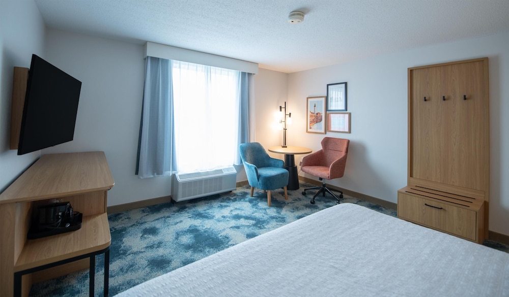 Hampton Inn Presque Isle Maine - photo 10