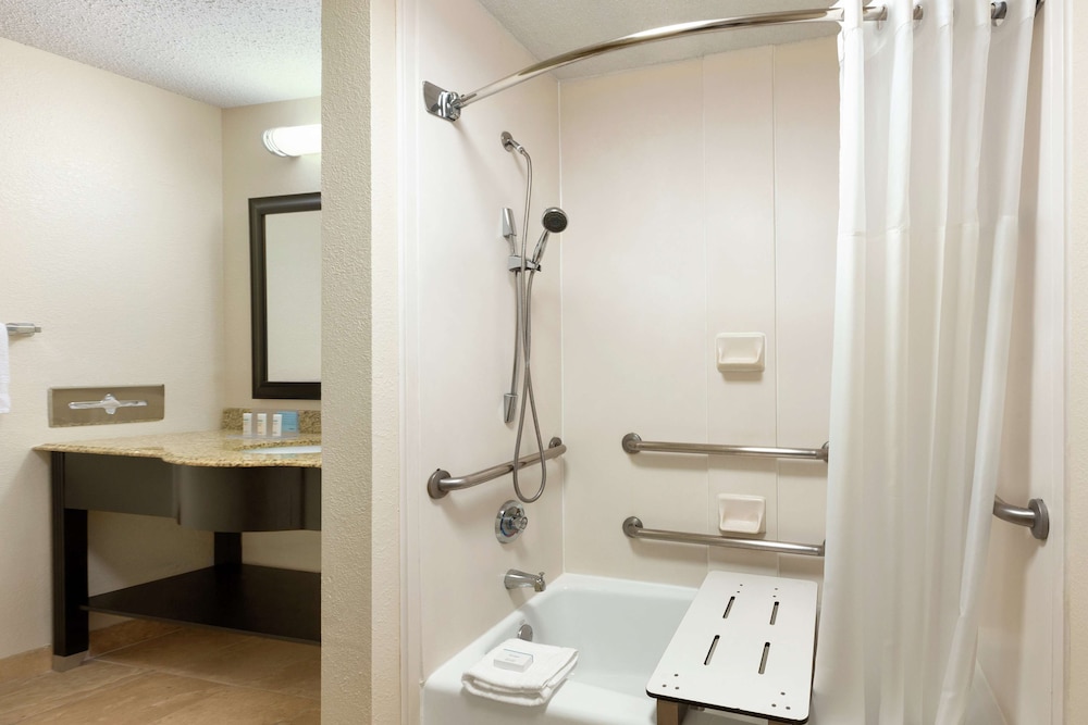 Hampton Inn & Suites Houston Clear Lake Nasa Area - photo 38