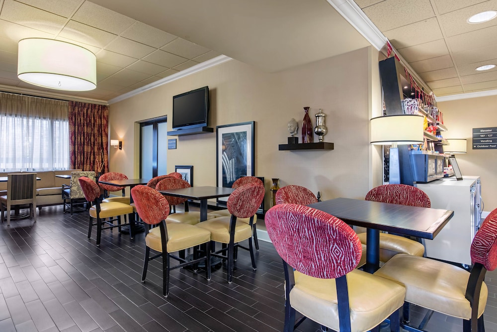 Hampton Inn Starkville Mississippi State University - photo 29