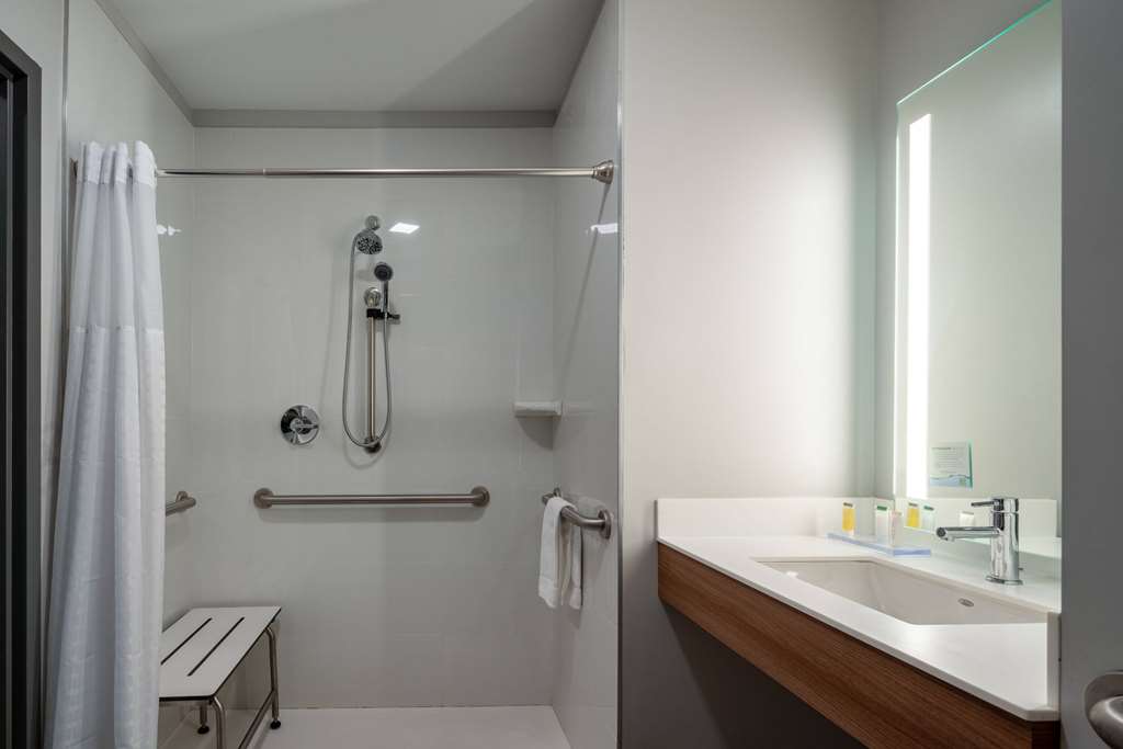 Microtel Inn & Suites by Wyndham Winchester - photo 18