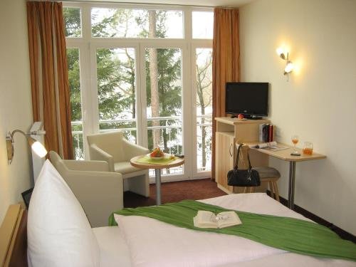 Hotel Seehof Tauer — hotel in Tittling