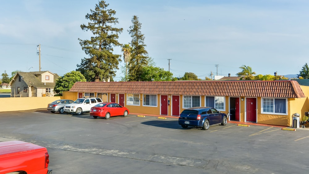 Hollister Inn - photo 23