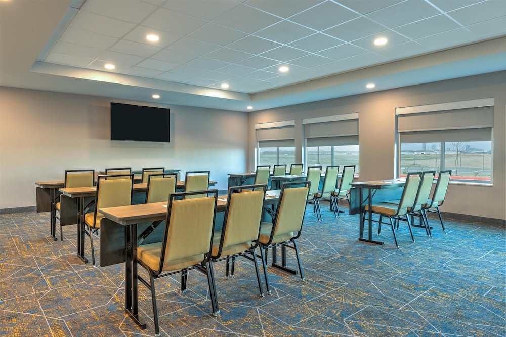 Hampton Inn & Suites by Hilton Little Rock Airport - photo 32