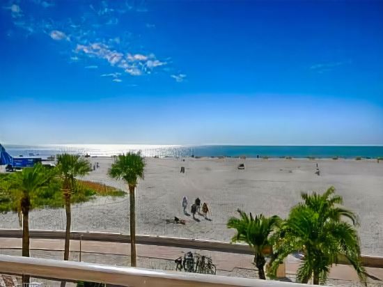 Page Terrace Beachfront Hotel - photo 6