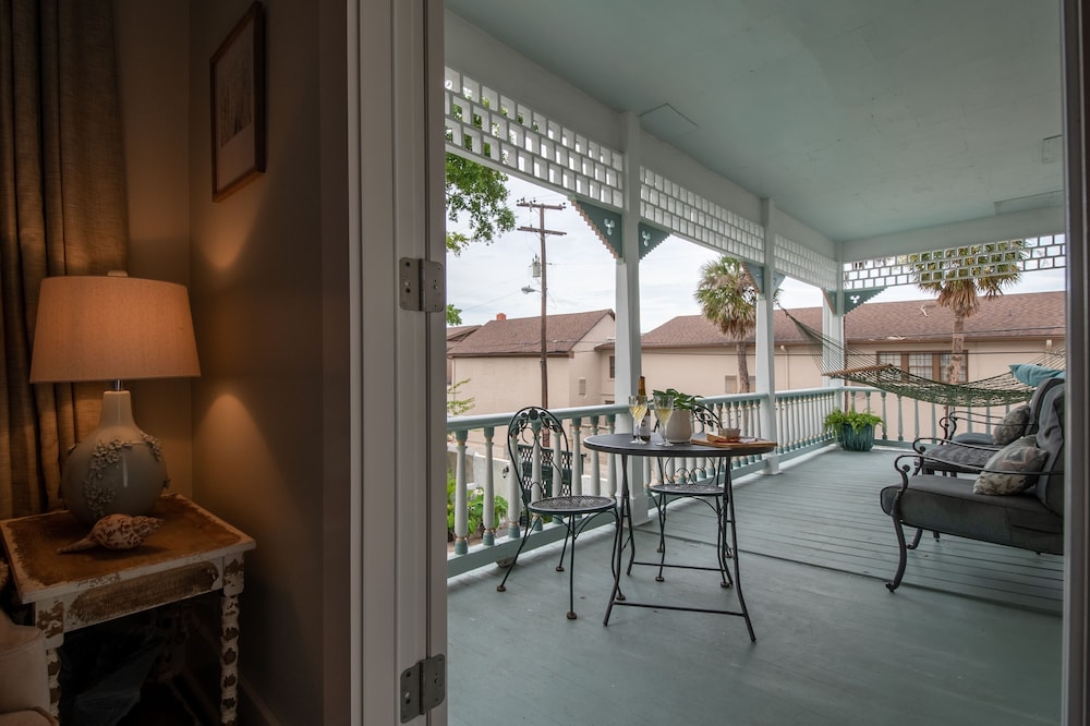 The Kenwood Inn - photo 41