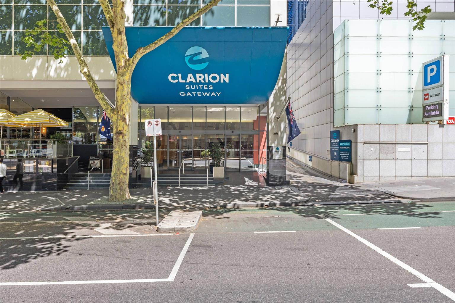 Clarion Suites Gateway — 4-Star Luxury Hotel in Melbourne, Australia