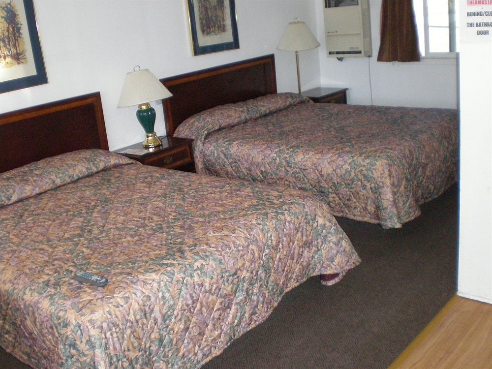 Quail Run Motor Inn - photo 4