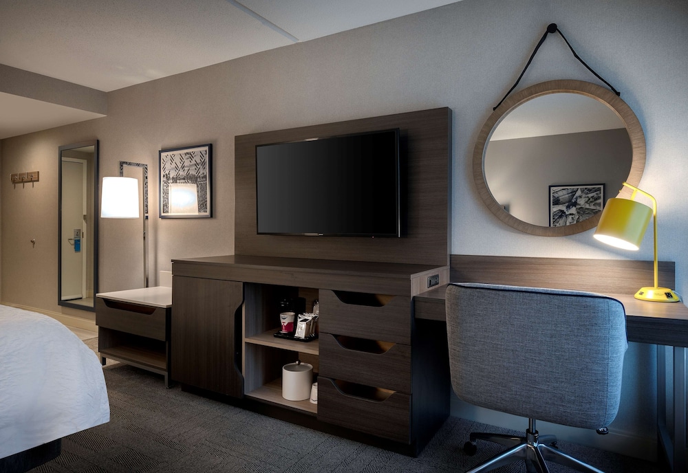 Hampton Inn by Hilton Boston Cambridge - photo 11