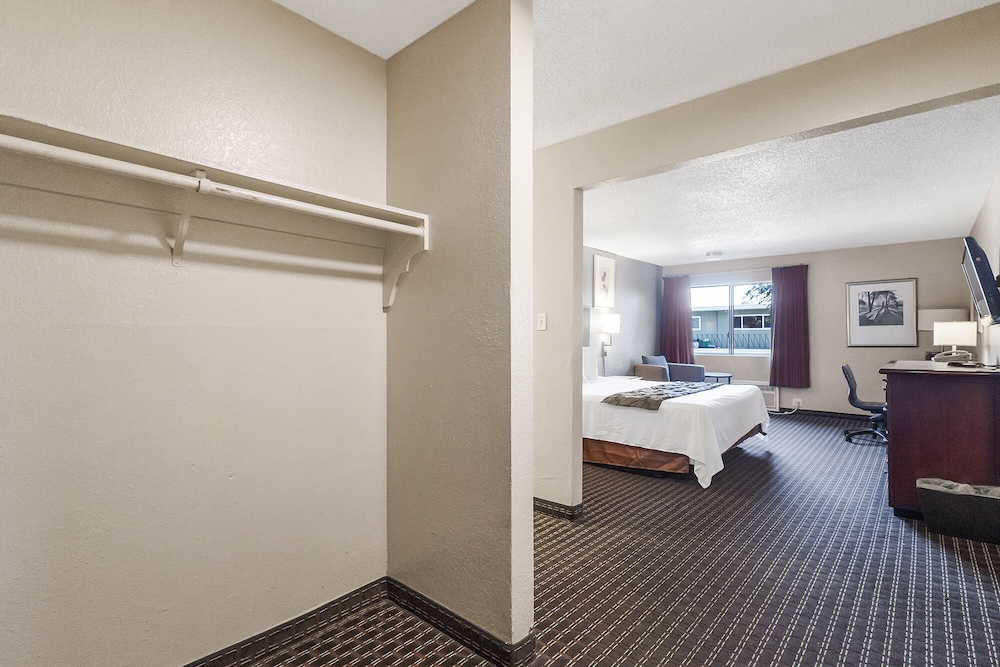 Heritage Inn Express Hayward - photo 7