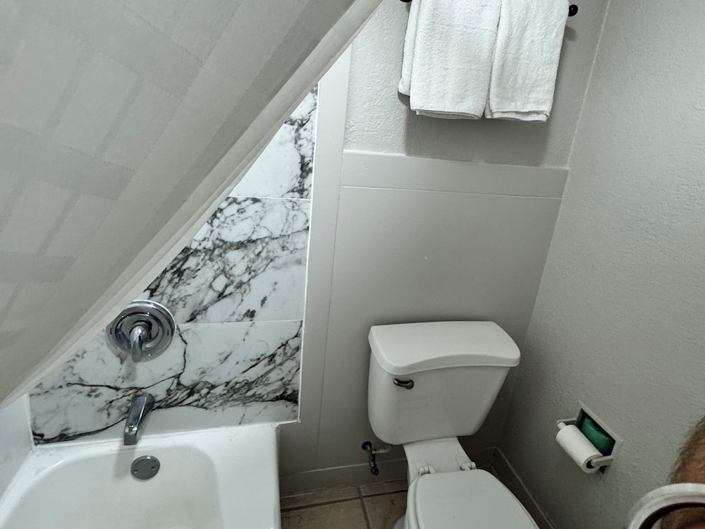 Budgetel Inn Phenix City - photo 28