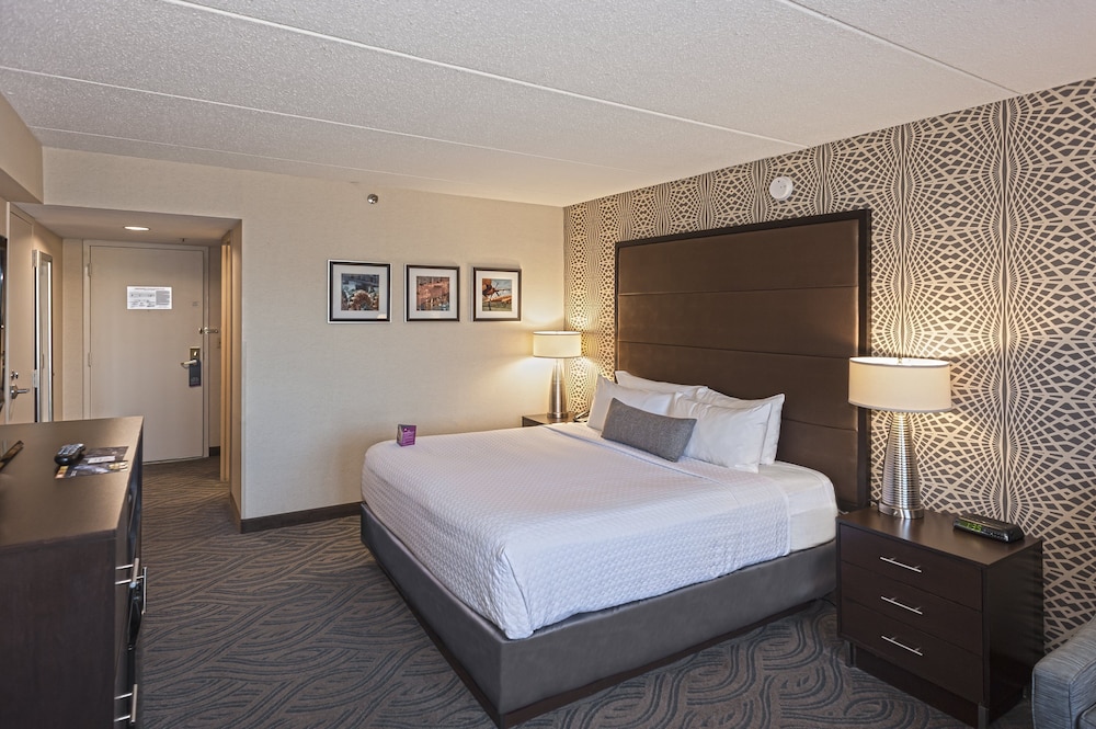 Crowne Plaza Suites MSP Airport Mall of America by IHG - photo 7