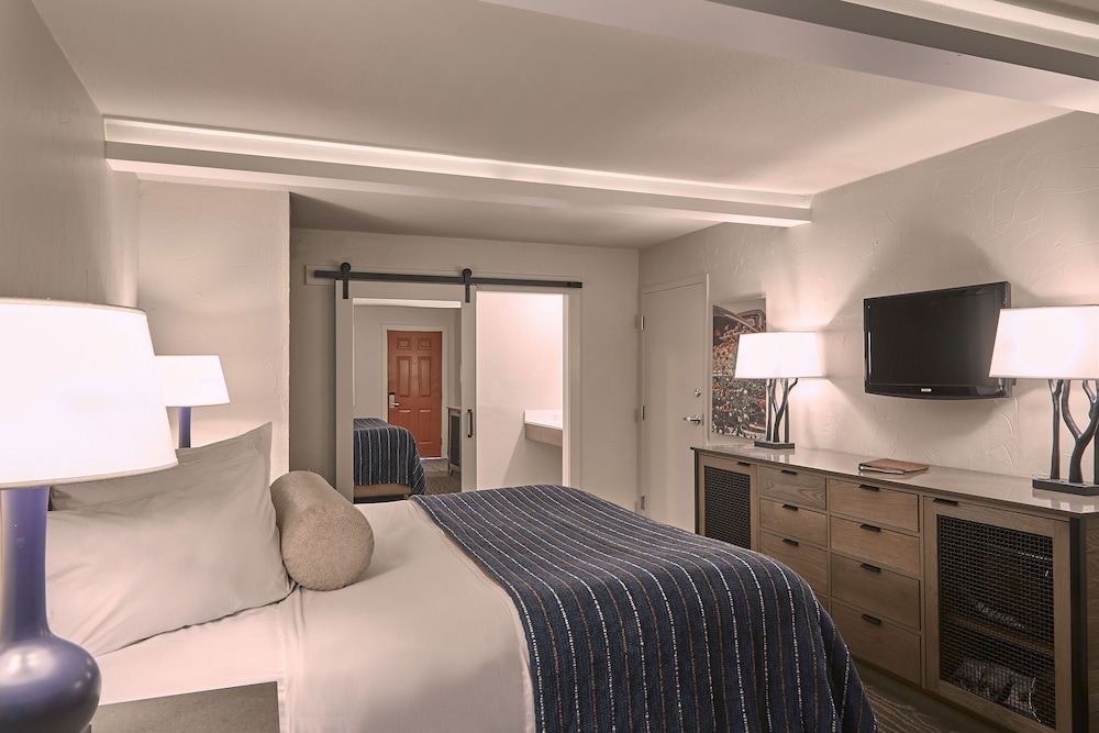 Fredericksburg Inn & Suites - photo 14