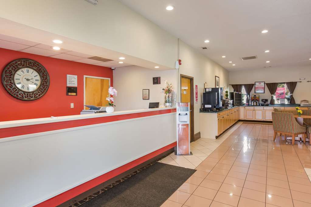 Econo Lodge Inn & Suites Hardeeville I 95 - photo 13