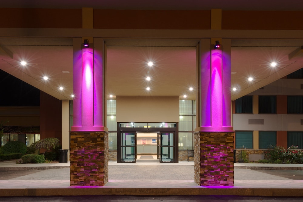 Crowne Plaza Boston Woburn by IHG - photo 47