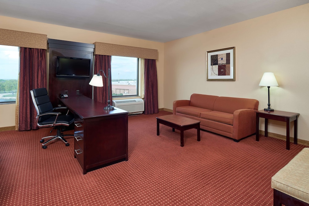 Hampton Inn & Suites Austin South Buda - photo 6