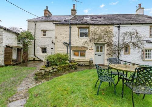 Westside Cottage Newby Hamlet Clapham Yorkshire Dales National Park Famous Three Peaks Near The Lake District Pets Are Welcome Direct Parking in front of the Cottage & Guest Parking