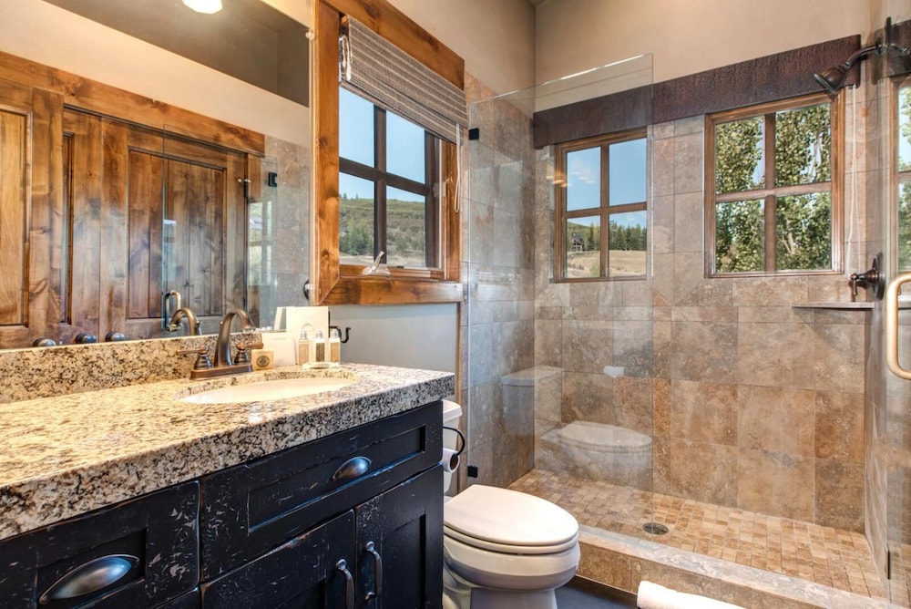 Best Location Steps to Main St Free City Bus to Deer Valley PC Resort Expansive 4 Bedroom Penthouse with Hot Tub BBQ PRH 685 by KBM Resorts - photo 23