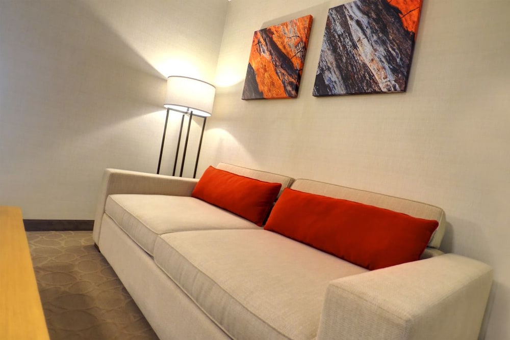 Renaissance Chicago Glenview Suites Hotel - photo 26