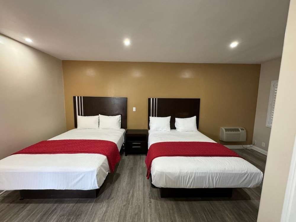 Avenue Motel - photo 11