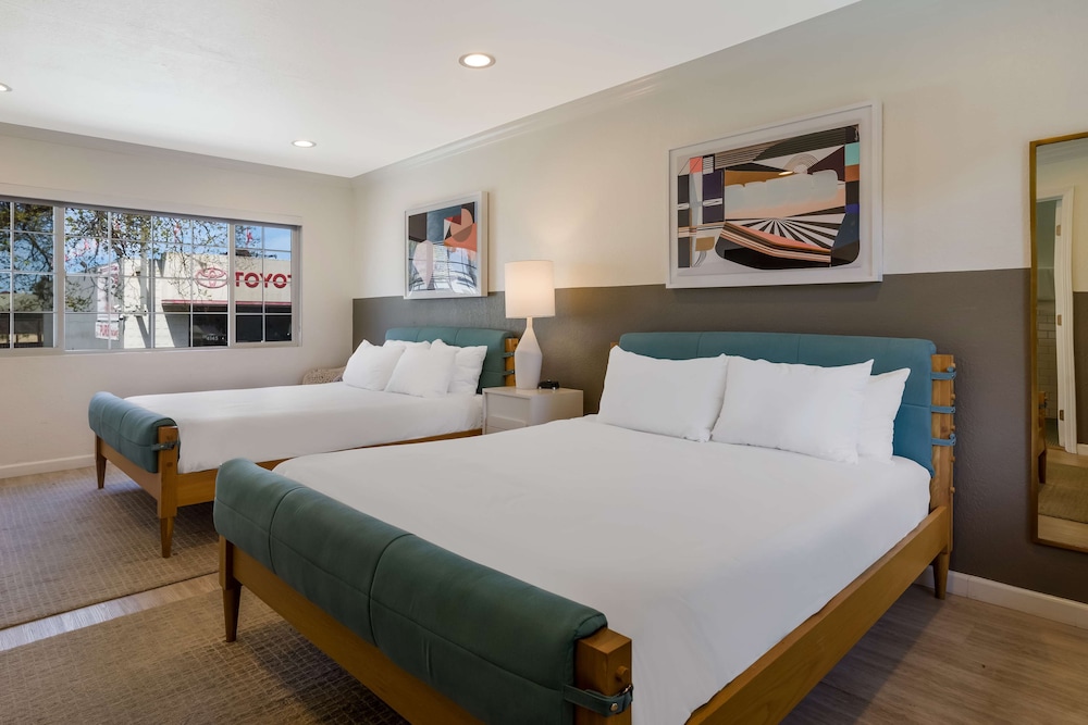 Signature Inn Oakland - photo 36