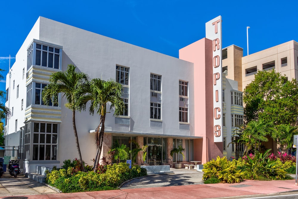 Tropics Hotel and Hostels - featured photo
