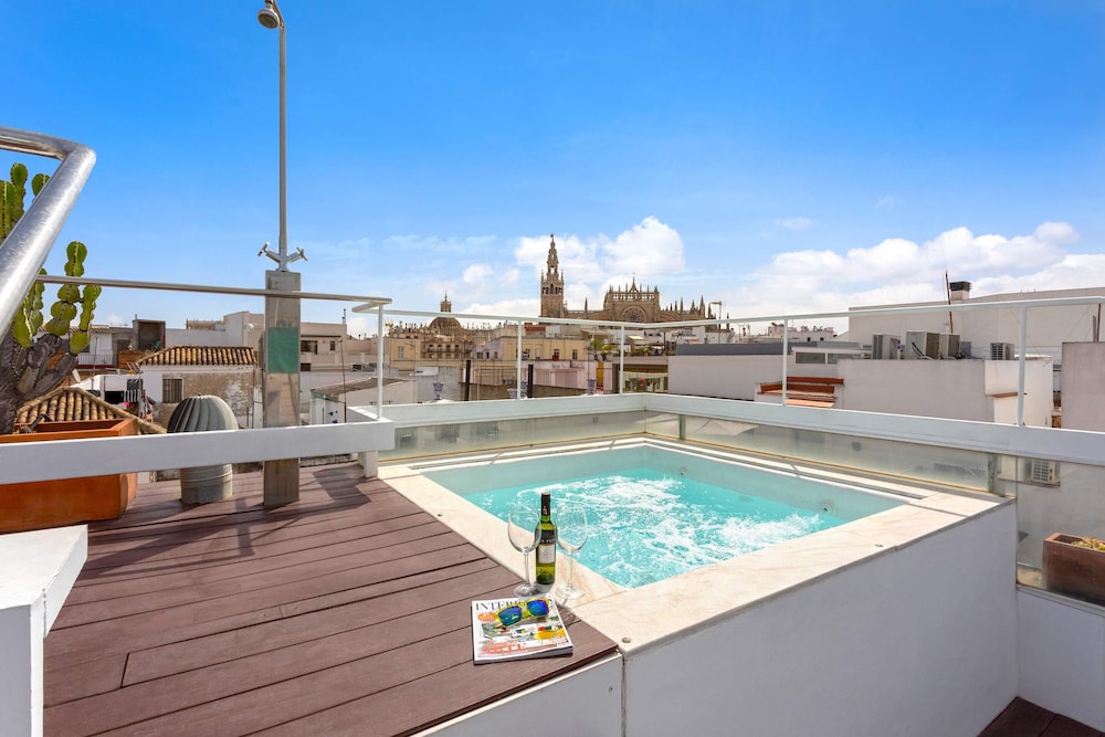 Genteel Home Real de la Carretería — 4-Star Luxury Hotel in Sevilla, Spain