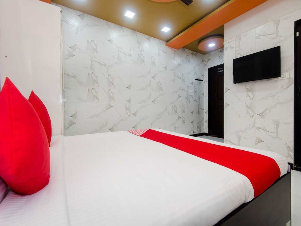 OYO 13601 Madam Re Hospitality Bhandup