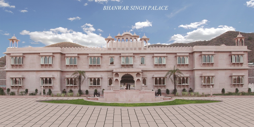 Bhanwar Singh Palace — 4-Star Luxury Hotel in Pushkar, India