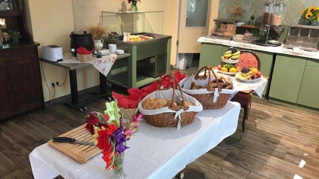Corso Zimmer & Cafe Hotel Garni — Pressbaum — photo 5