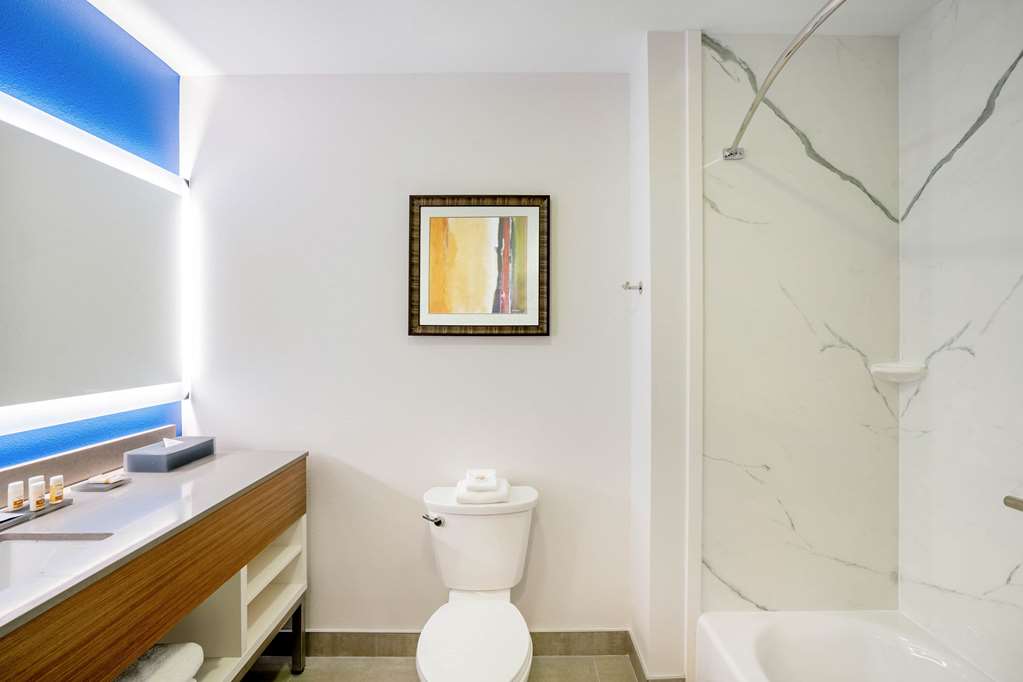 La Quinta Inn & Suites by Wyndham Katy - photo 27