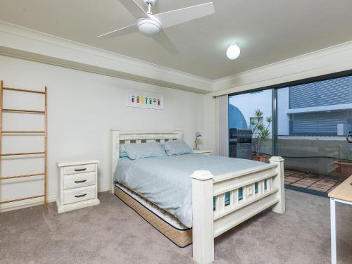 Peninsula Waters 3 Beautiful Air Conditioned Unit with Pool Lift and WI FI — 4-Star Luxury Hotel in Soldiers Point, Australia