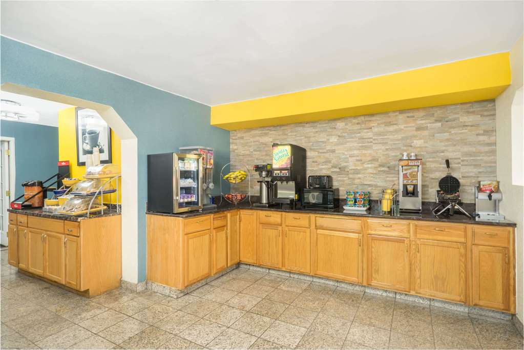 Days Inn by Wyndham Raleigh Midtown - photo 41