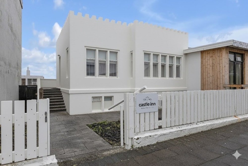 Castle Inn Apartments Downtown Keflavík — 4-Star Luxury Hotel in Keflavik, Iceland