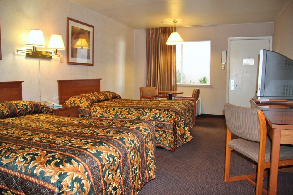 Premier Inns Metro Center - photo 17