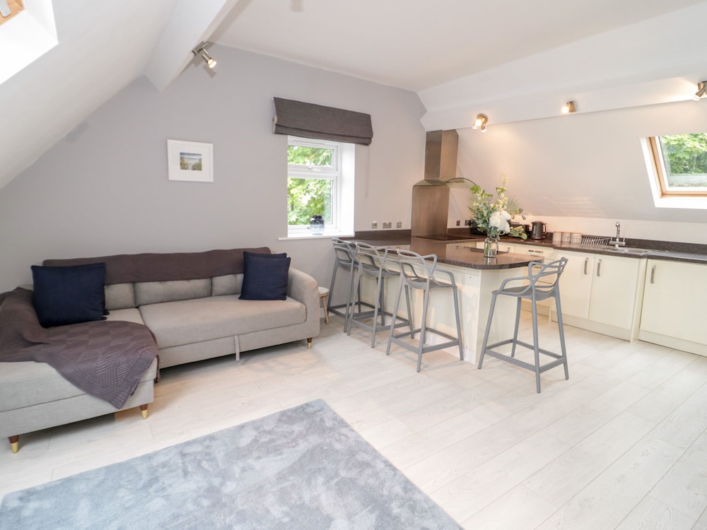 1 Old Kingdom Hall in Amlwch, United Kingdom