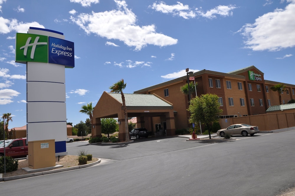 Holiday Inn Express Las Vegas Nellis by IHG - photo 31