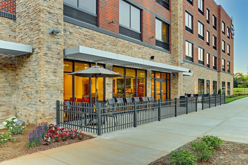 Holiday Inn Express & Suites Winston Salem Sw Clemmons by IHG - photo 63