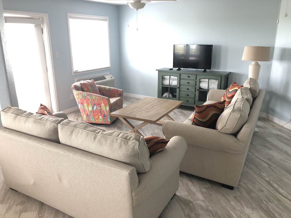 Beachgate CondoSuites & Motel - photo 76