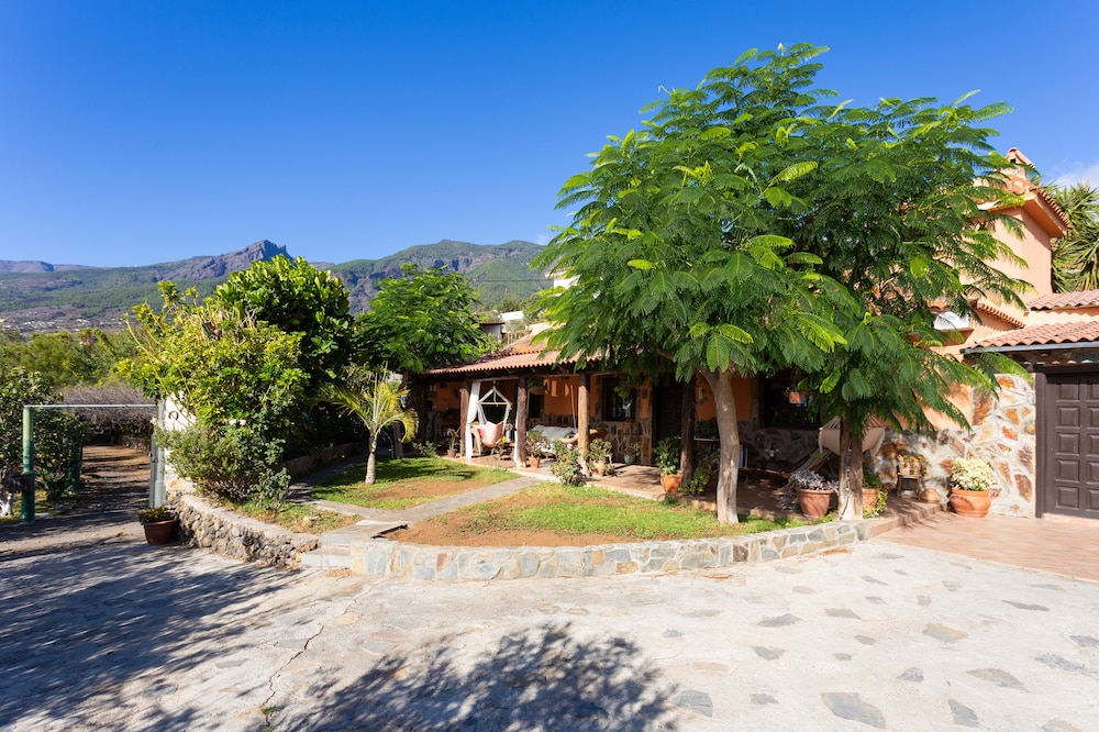Finca La Casita en entorno natural — 4-Star Luxury Hotel in Arafo, Spain