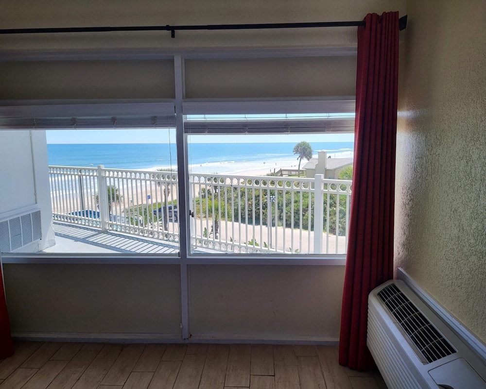 Chateau Mar Beach Resort - photo 19