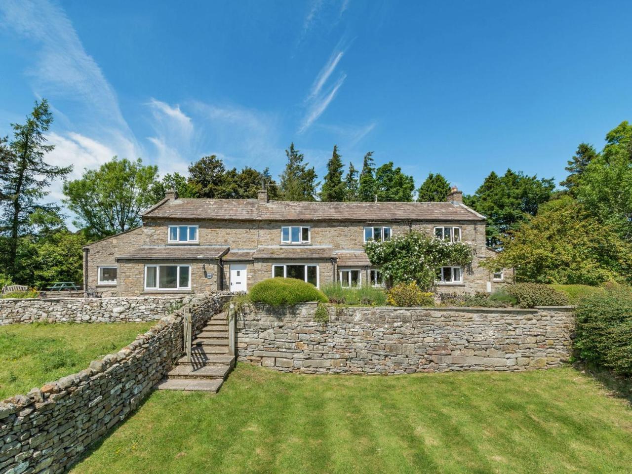Town Head Cottage — 4-Star Luxury Hotel in Carlton, United Kingdom