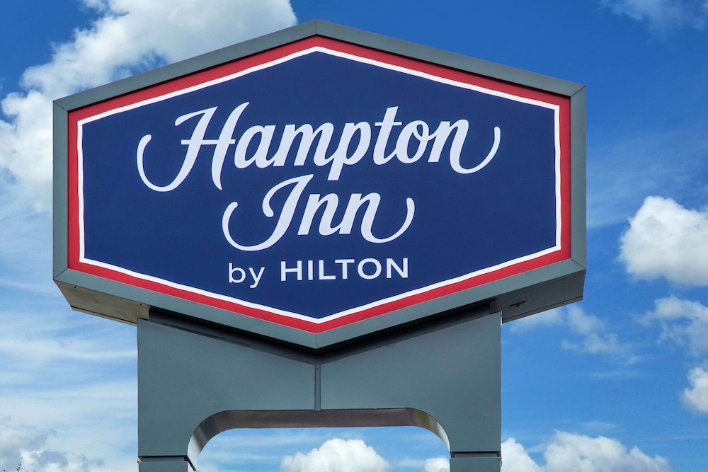 Hampton Inn Douglas - photo 28